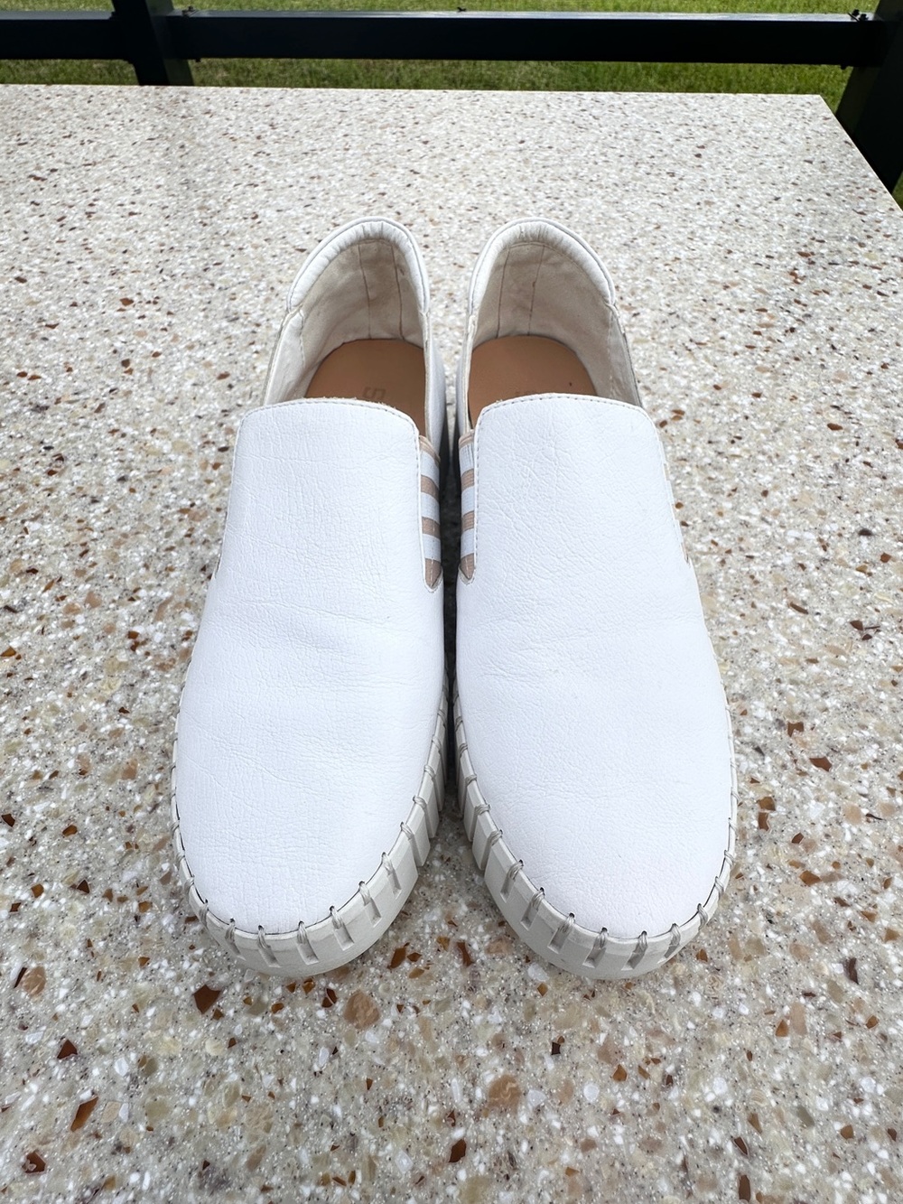 Silent D Becca Sneaker. Sz 8